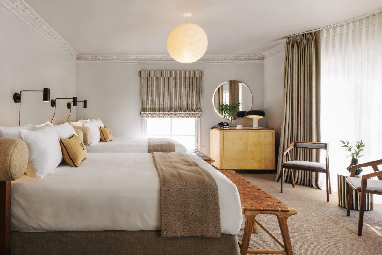 Zimmer mit 2 Queensize-Betten